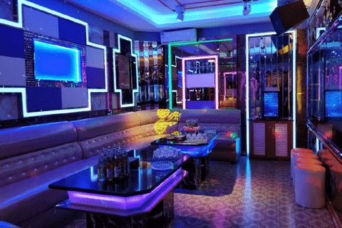 岳阳STEPCLUB夜总会招聘接待员/可兼职,逐星路上执着相伴,回报不期而至