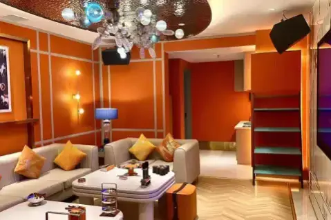 三亚KTV招聘,三亚高端夜场,二班人少体验佳,轻松上岗心不忧