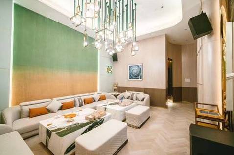 深圳夜场招聘酒水促销员包房礼仪员,包住宿