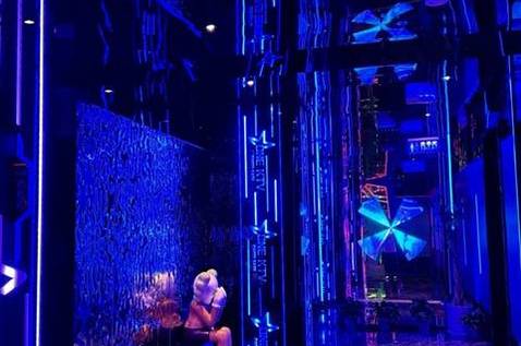 成都客稳定夜总会招聘酒水促销员,当天入职日结薪,高薪等您来挑战