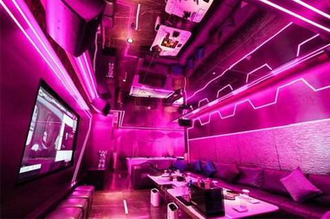 贵阳凯宾斯基夜场招聘促销模特,新人入职红包,轻松上岗无压