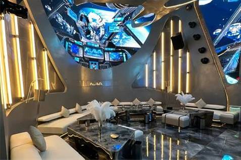 南昌夜店服务员急招，包吃住，工作稳定，晋升空间大