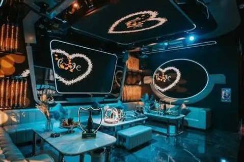 南京夜场招聘新人 无经验可教 管住 门槛低