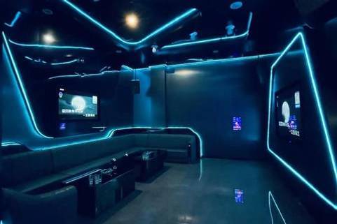 长沙芙蓉区小天鹅戴维斯包食宿KTV招聘模特，酒水促销一周享优房