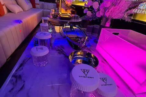 嘉兴KTV招聘礼仪酒水服务员,轻松上班,高薪待领