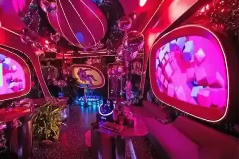 张家界KTV诚聘礼仪女生本地团队联合招六家门店任你选